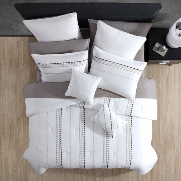 ✨NEW✨ 8pc Queen Delphi Comforter Set White | Bedding | Cozy | Fall | Bedroom - Picture 3 of 8